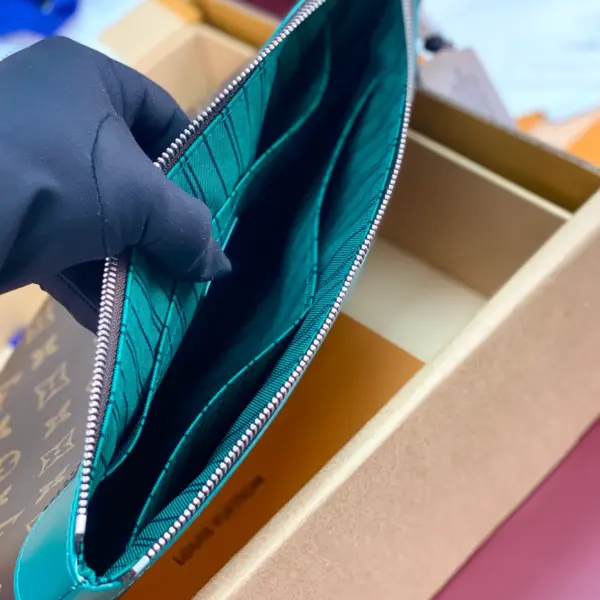 路易威登Pochette Voyage Souple收納包 - Monogram Macassar帆布與牛皮飾邊