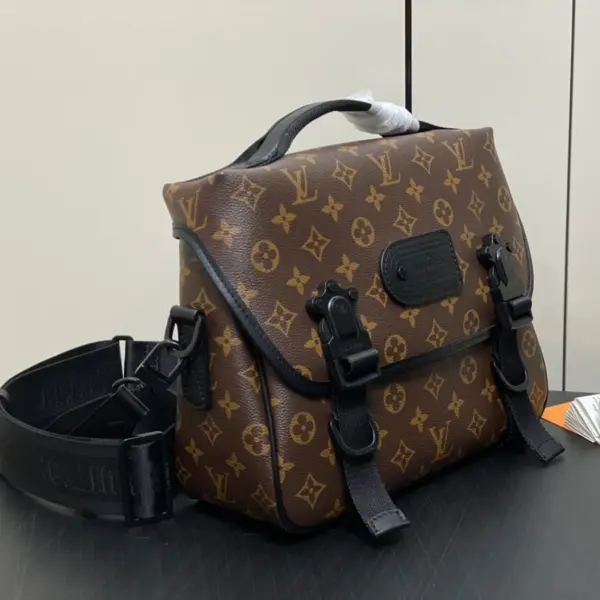 LV Trail 郵差包 | Monogram Macassar帆布 經典運動風格