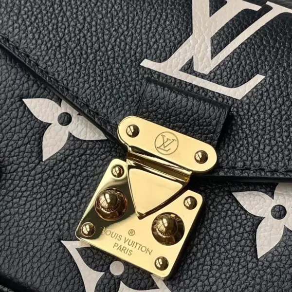 Louis Vuitton Pochette Métis East West 雙色壓花牛皮手提斜挎包
