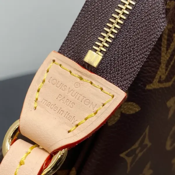 Louis Vuitton x 村上隆聯名複刻款Pochette Accessoires包包