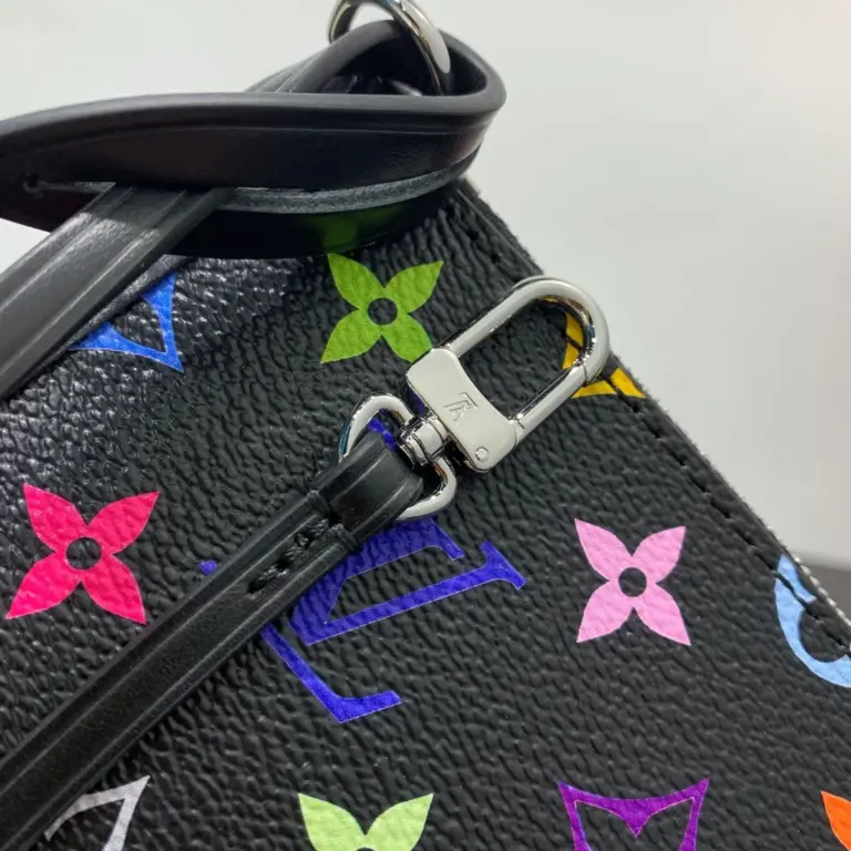 LV x TM CarryAll Vibe MM 小羊皮包包 - 黑色 Monogram 復刻版