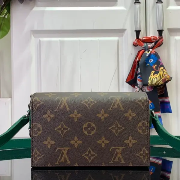 Louis Vuitton Steamer可穿戴式錢包 - Borneo綠色Monogram Macassar塗層帆布