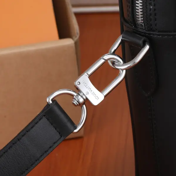 Louis Vuitton Porte-Documents Voyage PM 商務公事包