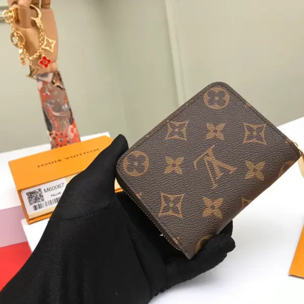 LV Monogram 拉鏈零錢包 - 經典奢華風琴式收納