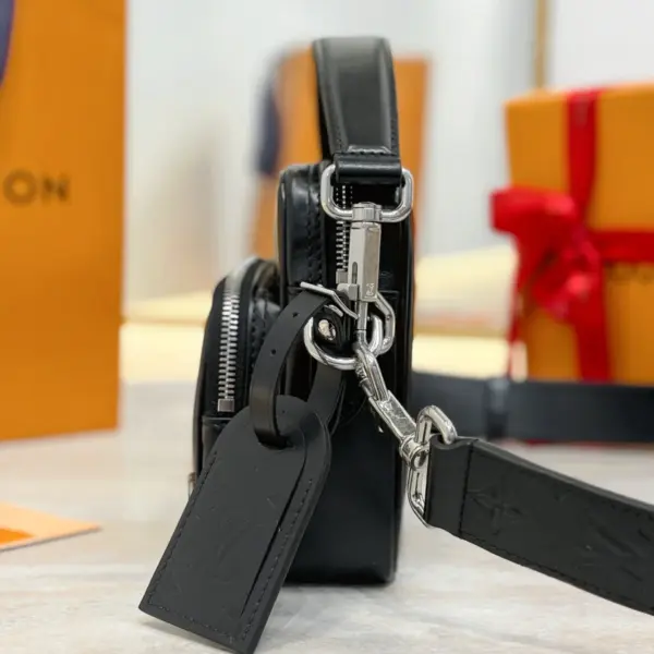 Louis Vuitton Nil黑色小牛皮都市手提包