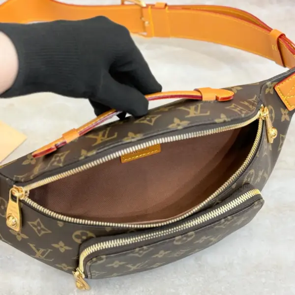LV Rush Bumbag 多功能斜挎腰包 | Monogram帆布配珍珠拉鏈