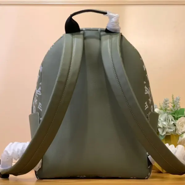 路易威登Discovery Backpack PM橄欖綠Monogram壓花小牛皮背包 13 路易威登Discovery Backpack PM橄欖綠Monogram壓花小牛皮背包