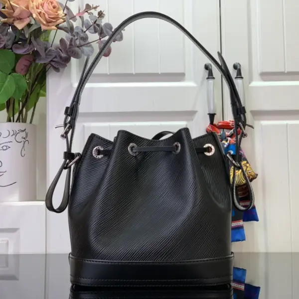 Louis Vuitton Noé BB 黑色Epi皮革水桶包