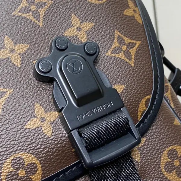 LV Trail 郵差包 | Monogram Macassar帆布 經典運動風格