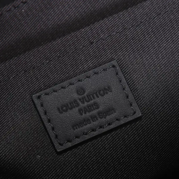 Louis Vuitton S-Cape 郵差包 | Taurillon Monogram 壓花牛皮 經典S-lock鎖扣設計