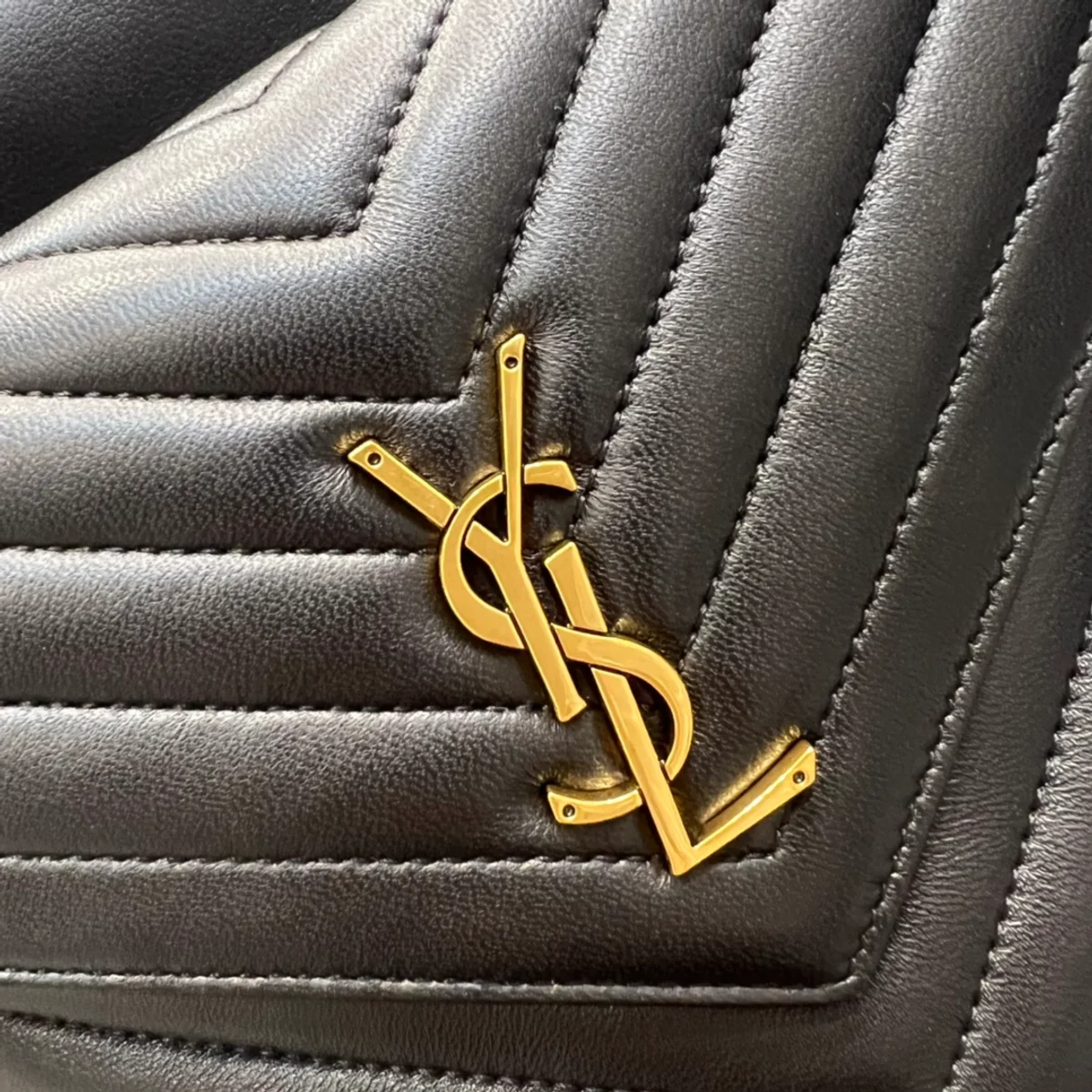 SAINT LAURENT MONOGRAM 小羊皮Y形絎縫背包 6 SAINT LAURENT MONOGRAM 小羊皮Y形絎縫背包