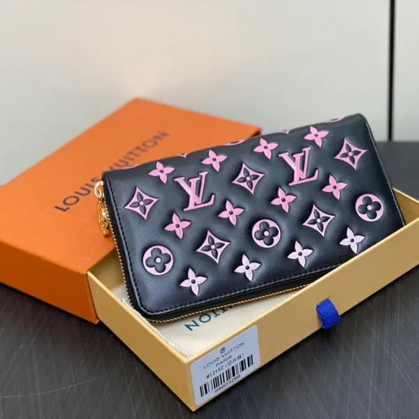 LV Ski系列Monogram壓花小羊皮拉鏈錢包
