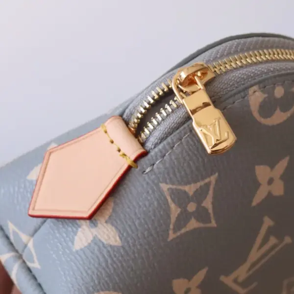 LV Pochette Cosmétique PM 梳洗袋 - Monogram Trianon 塗層帆布