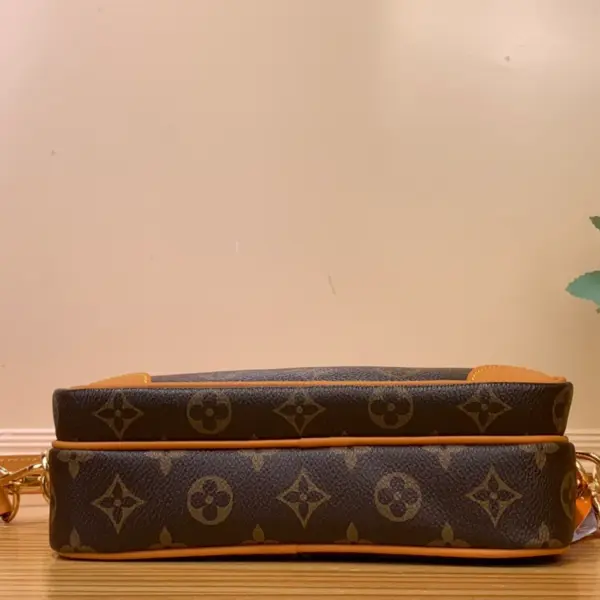 Louis Vuitton Nil Monogram Archive 時尚小型包包