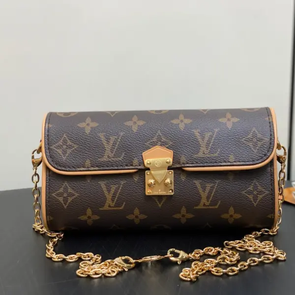 Pochette Camille Monogram帆布手