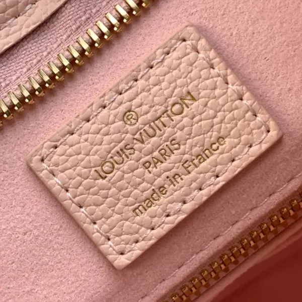 LV Milky Way系列 CarryAll PM 雙色壓花牛皮手提包 19 LV Milky Way系列 CarryAll PM 雙色壓花牛皮手提包