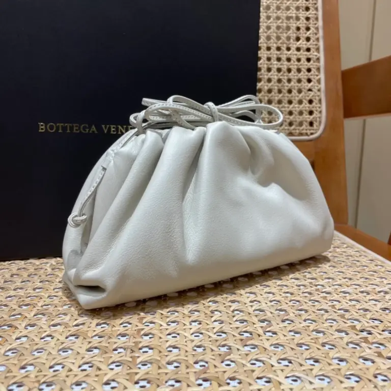 BottegaVeneta迷你Intrecciato編織皮革手拿包 14 BottegaVeneta迷你Intrecciato編織皮革手拿包