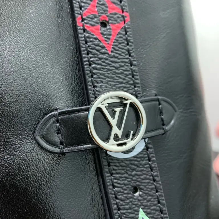 LV x TM CarryAll Vibe MM 小羊皮包包 - 黑色 Monogram 復刻版