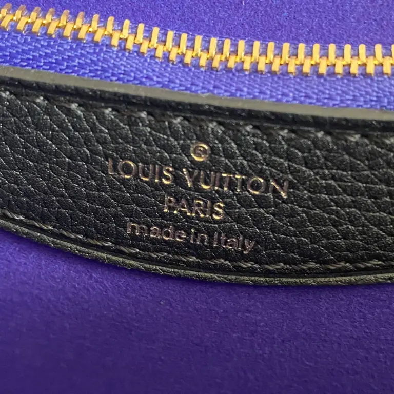 Louis Vuitton Diane學院風Monogram Empreinte壓花皮革長形包