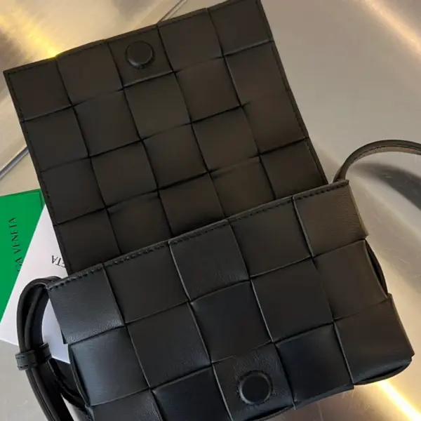 Intreccio編織工藝小號黑色羊皮革斜挎包 16 Intreccio編織工藝小號黑色羊皮革斜挎包