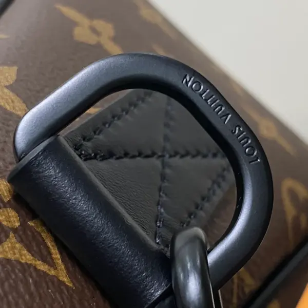 LV Trail 郵差包 | Monogram Macassar帆布 經典運動風格