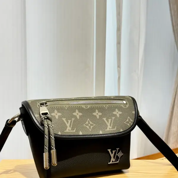 LV Pulse 可穿戴式錢包 - 拼貼設計美學與實用功能完美結合