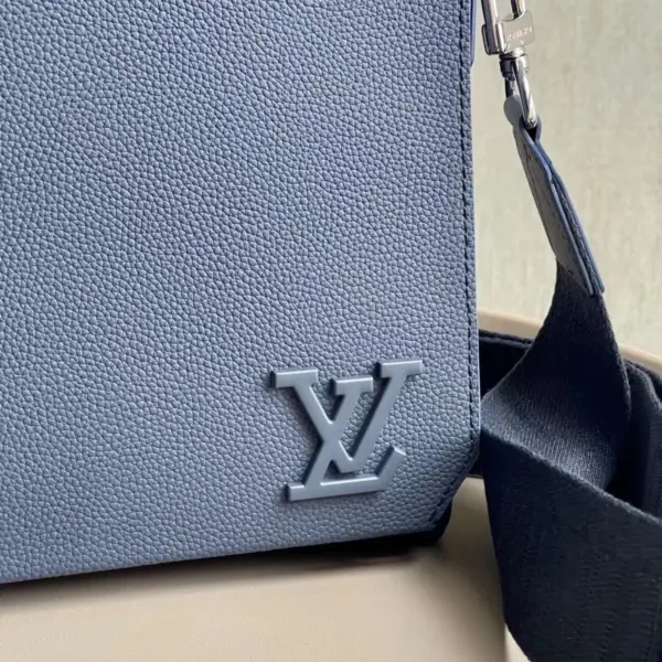 Louis Vuitton Takeoff 郵差包 | LV Aerogram牛皮 復古航空郵簡設計