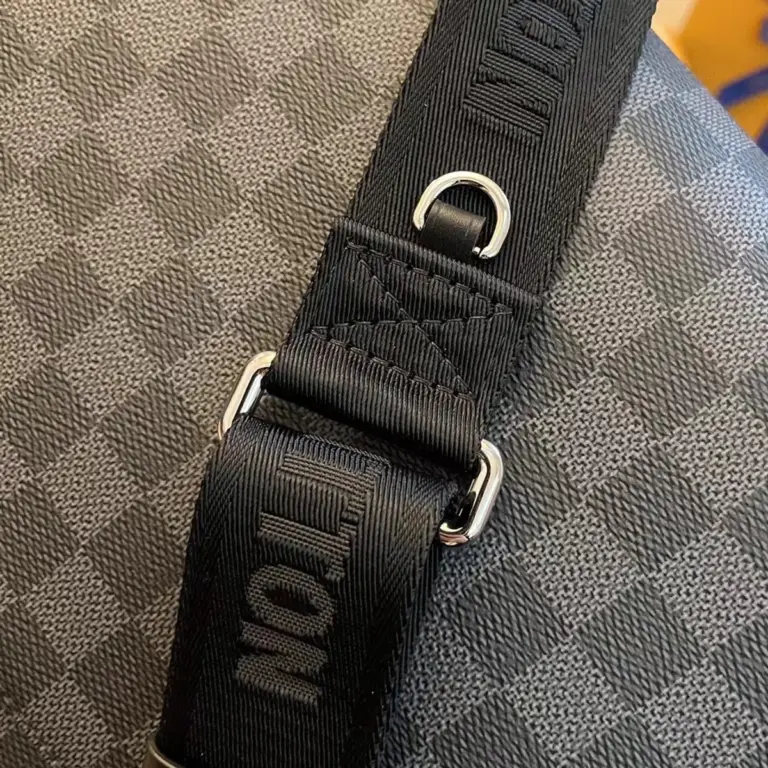Louis Vuitton District PM 郵差包 - Damier Graphite 經典重塑