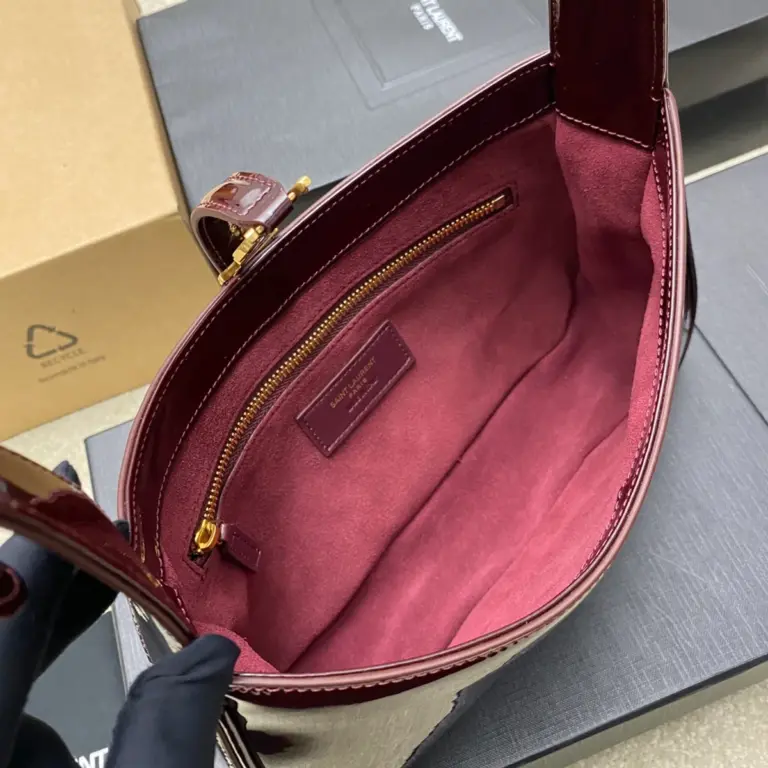 SAINT LAURENT MONOGRAM HOBO 手袋