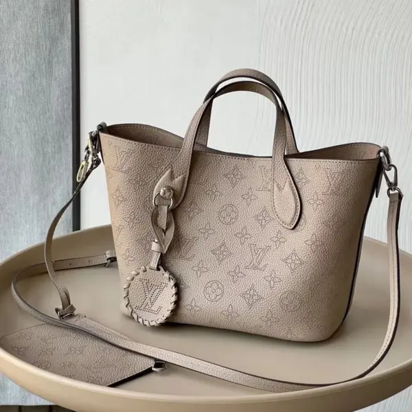 Louis Vuitton Blossom PM 手挽袋 - Mahina打孔通花小牛皮 米色 12 Louis Vuitton Blossom PM 手挽袋 - Mahina打孔通花小牛皮 米色