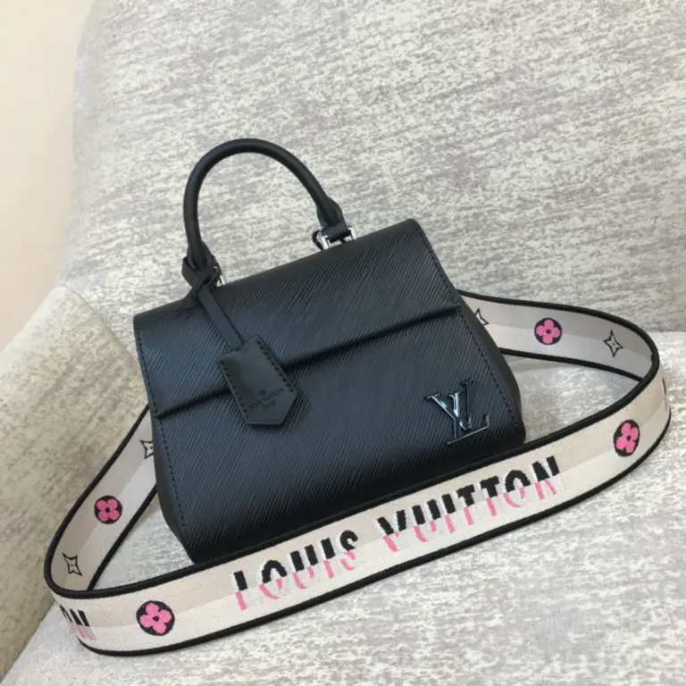 Louis Vuitton Cluny Mini 黑色Epi皮革雙面肩帶包包