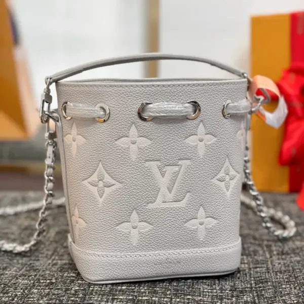 Louis Vuitton Nano Noé 雙色調抽繩包包