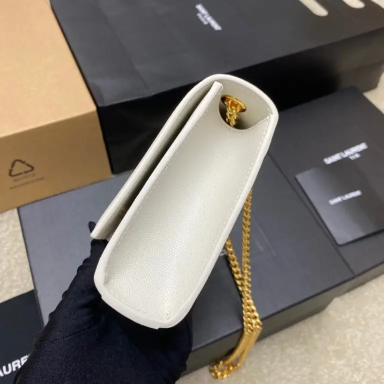 KATE雋永粒面壓紋皮革手袋
