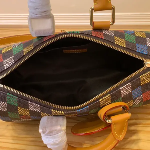 Louis Vuitton Keepall Bandoulière 25 都市包包 - Pharrell Williams聯名款 19 Louis Vuitton Keepall Bandoulière 25 都市包包 - Pharrell Williams聯名款