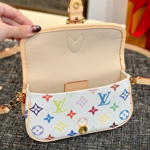 LV x TM Nano Diane 彩色Monogram斜挎包包