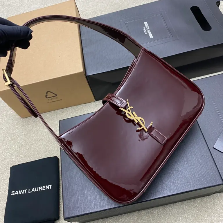 SAINT LAURENT MONOGRAM HOBO 手袋