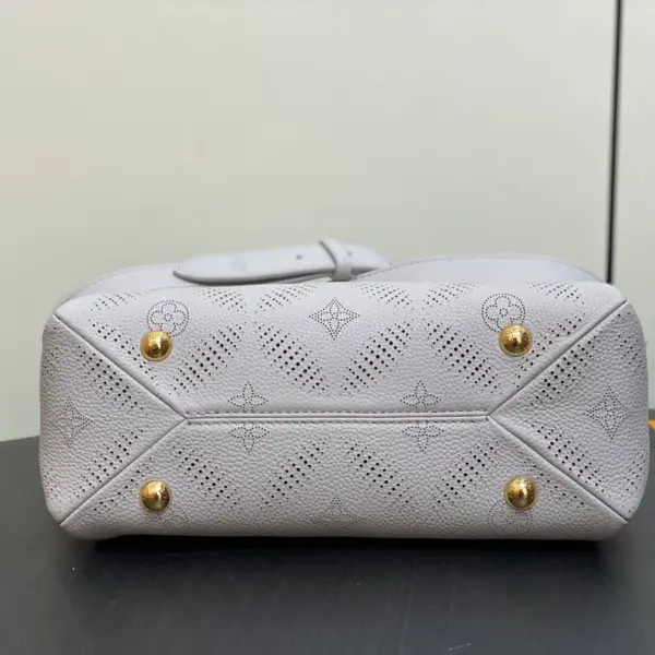Louis Vuitton Hand It All PM 鏤空雕花Mahina小牛皮手提包