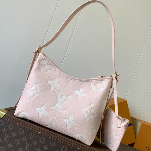 LV Milky Way系列 CarryAll PM 雙色壓花牛皮手提包 13 LV Milky Way系列 CarryAll PM 雙色壓花牛皮手提包