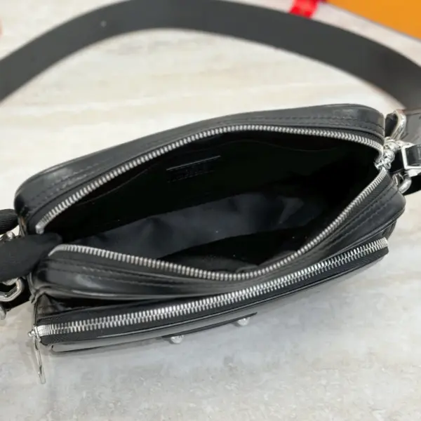 Louis Vuitton Nil黑色小牛皮都市手提包