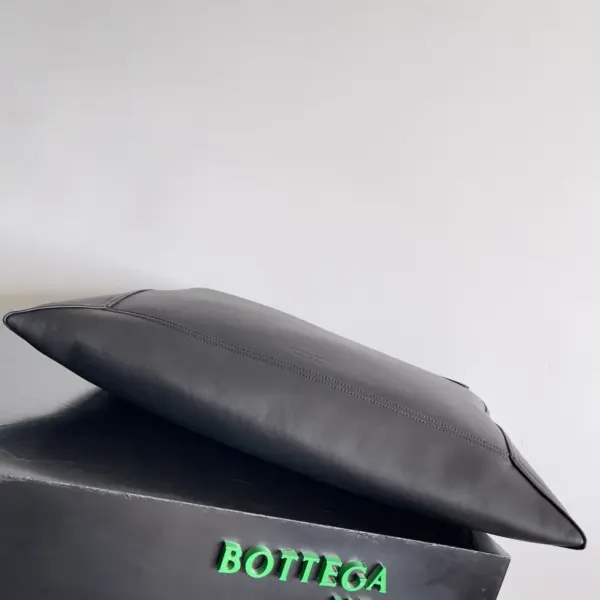 大號絲滑牛皮革肩背包