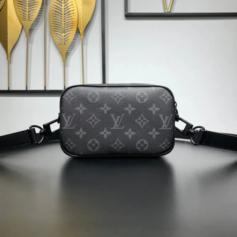 Louis Vuitton Alpha 可穿戴式錢包 - Monogram Eclipse 帆布款