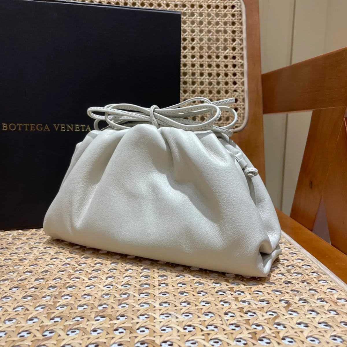 BottegaVeneta迷你Intrecciato編織皮革手拿包 4 BottegaVeneta迷你Intrecciato編織皮革手拿包