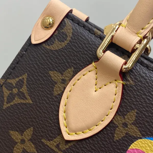Louis Vuitton x Murakami 聯名系列 OnTheGo BB 包包