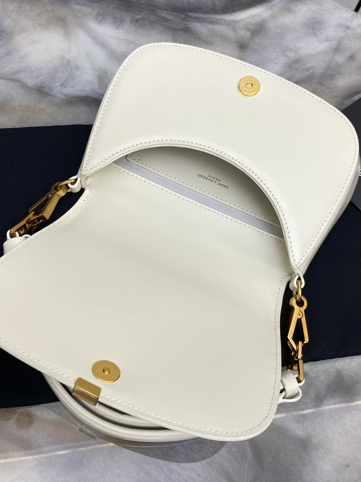 SAINT LAURENT BOX小牛皮CASSANDRE標誌頂部手柄手袋 8 SAINT LAURENT BOX小牛皮CASSANDRE標誌頂部手柄手袋