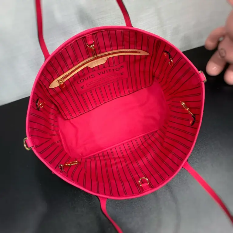 LV Neverfull Bandoulière Inside Out MM 雙面設計托特包 14 LV Neverfull Bandoulière Inside Out MM 雙面設計托特包