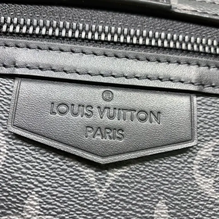 Louis Vuitton S-Cape 郵差包 | Monogram Eclipse 帆布 黑色皮革飾邊