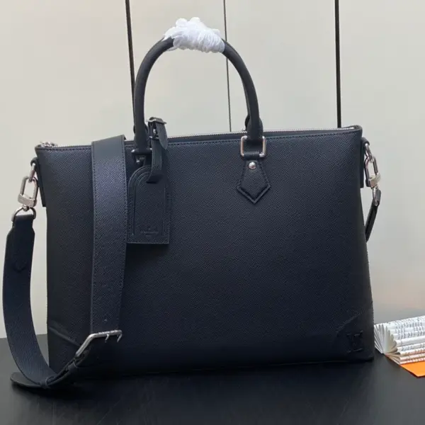 Louis Vuitton Slim NV 流線型Taïga牛皮商務公事包 11 Louis Vuitton Slim NV 流線型Taïga牛皮商務公事包