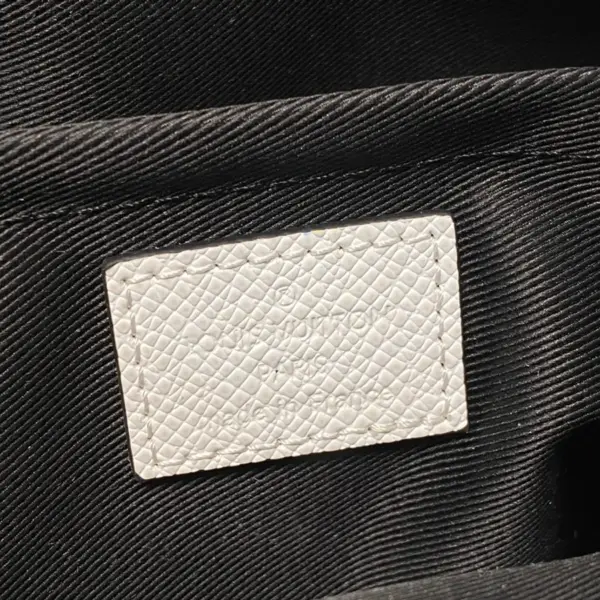 LV Outdoor迷你郵差包 | Monogram塗層帆布 & Taïga牛皮 時尚設計
