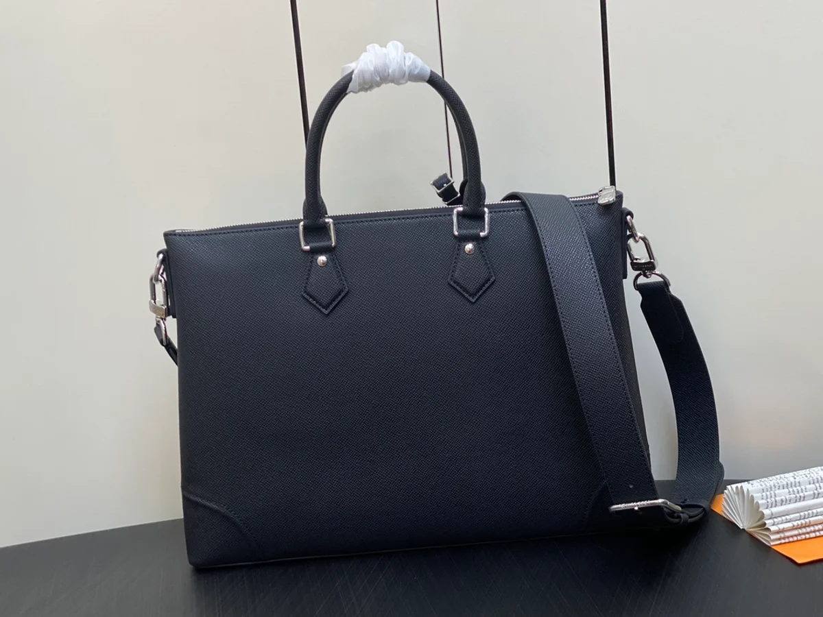 Louis Vuitton Slim NV 流線型Taïga牛皮商務公事包 3 Louis Vuitton Slim NV 流線型Taïga牛皮商務公事包