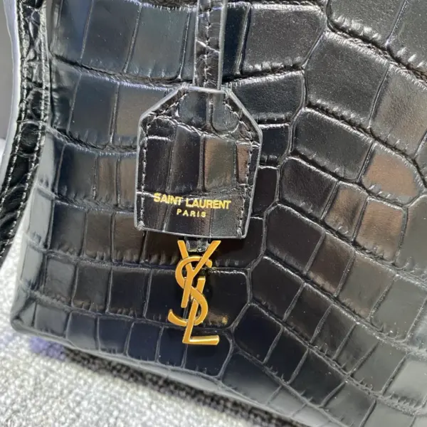 迷你CASSANDRE小牛皮手提斜挎包